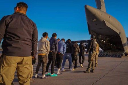 Trump ganha poder para expulsar 500 mil imigrantes nos EUA