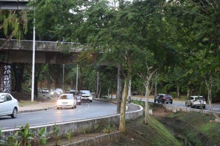 Mulher é esfaqueada durante tentativa de assalto em ônibus no Canela