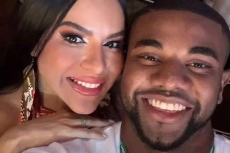 Davi Brito presta depoimento em Salvador após acusação de ameaça