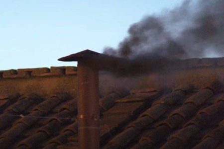 Primeira votação do conclave termina sem definição de novo papa