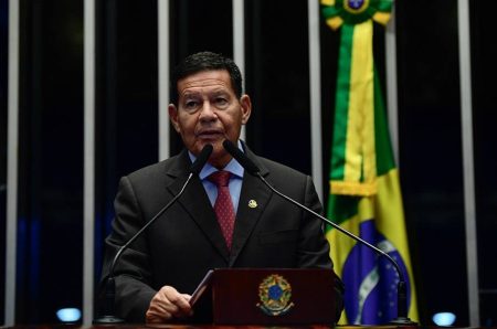 Moraes determina que Mourão preste novo depoimento à PF sobre possível interferência de Bolsonaro