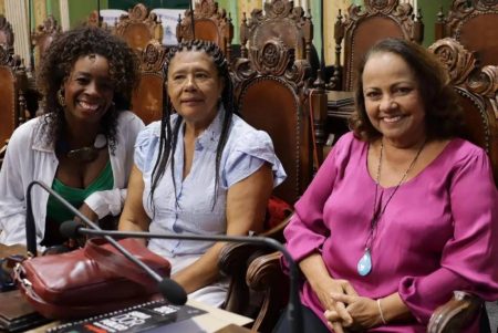 Projeto cria políticas humanizadas para mães que estão no mercado de trabalho; entenda