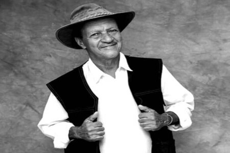 Morre o cantor e compositor baiano Wilson Aragão, aos 75 anos