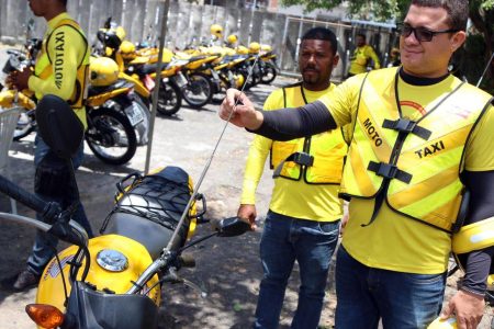 Salvador institui tabela de referência para corridas de mototáxi