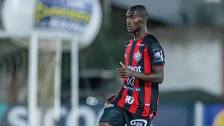 Promessa do Vitória acerta com clube da Série B; veja os detalhes da negociação