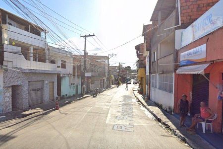 Confronto entre policiais e traficantes no Arenoso deixa um PM ferido e um suspeito morto