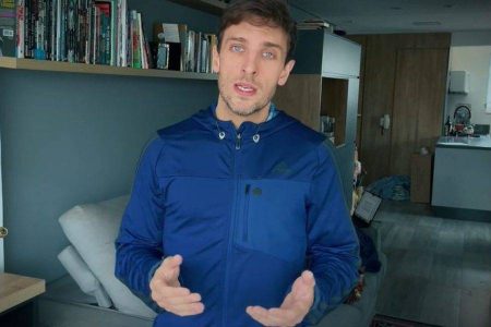 Leo Lins contesta condenação de oito anos de prisão em vídeo publicado nas redes sociais