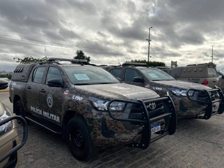Polícia Militar recebe novos fuzis e viaturas para reforçar segurança na Bahia