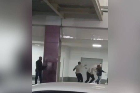 Briga entre taxistas assusta passageiros no aeroporto de Salvador