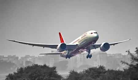 Após queda com 279 mortos, outro avião da Air India tem pane e retorna