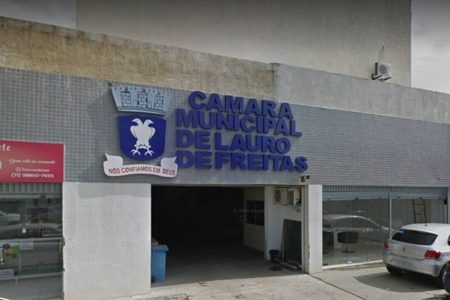 Discussão sobre projeto de lei gera tumulto e acusação de agressão na Câmara de Lauro
