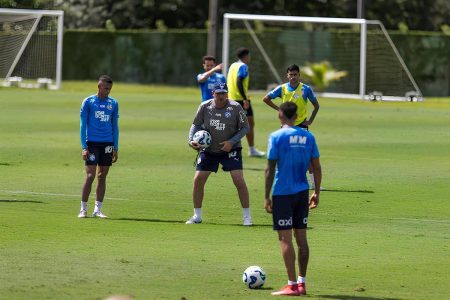 Bahia se reapresenta após pausa e inicia preparação para duelos eliminatórios