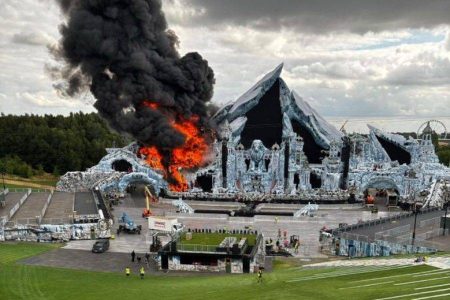 Incêndio destrói palco principal do Tomorrowland na Bélgica
