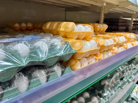 Produto chave na mesa do brasileiros registra menor preço em quatro anos; saiba qual