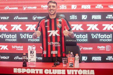 Vitória apresenta Renzo López, que garante estar pronto para ajudar a equipe na recuperação