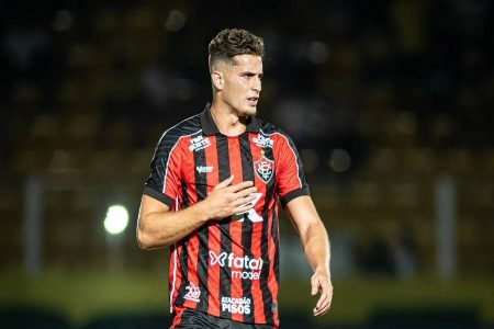 Carille explica por que Rúben Rodrigues tem jogado pouco no Vitória; veja