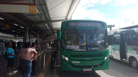 Semob cria nova linha para ligar estações do metrô fechadas em Salvador