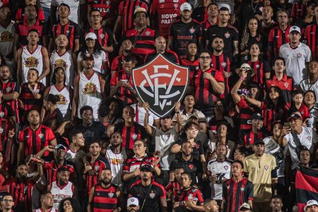 STJD mantém multa ao Vitória por cânticos homofóbicos