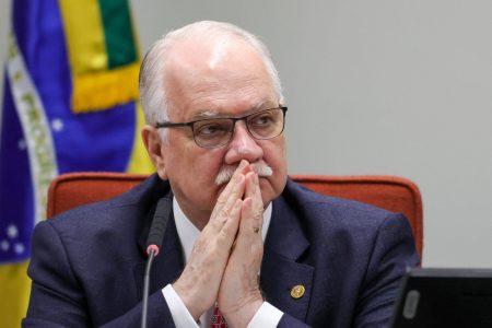 Fachin diz que STF terá ‘medidas cabíveis’ após mensagens entre Moraes e Vorcaro