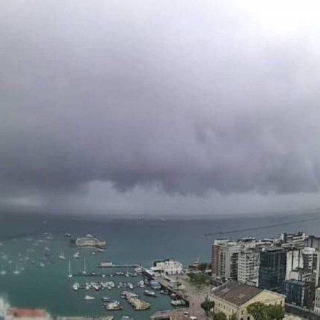 Inmet emite alerta de chuvas intensas para 12 estados e o Distrito Federal