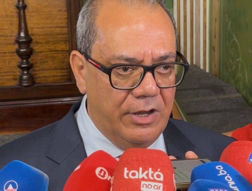 Projeto de Lei proíbe cobrança em áreas de embarque e desembarque, em Salvador