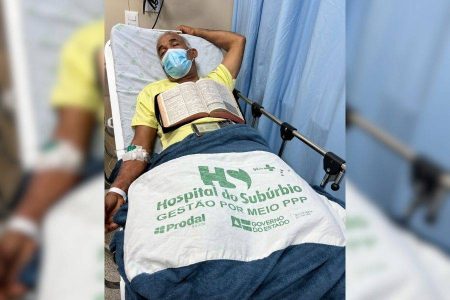 Deputado Pastor Sargento Isidório passa mal e é internado em hospital de Salvador