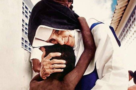 Último dia da Festa de Santa Dulce acontece nesta quinta em Salvador; confira a programação