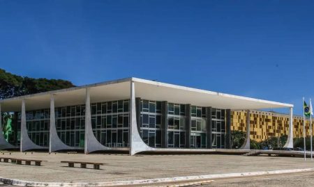 STF julga ex-assessor de Alexandre de Moraes acusado de vazar informações sigilosas STF julga ex-assessor de Alexandre de Moraes acusado de vazar informações sigilosas