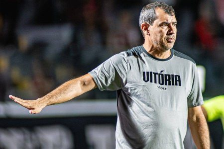 Vitória entra no Z-4 após fim da rodada do fim de semana