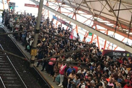 Linha 1 do metrô de Salvador volta a operar de forma parcial