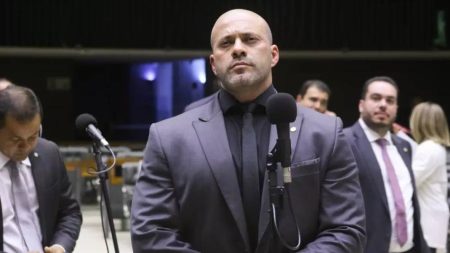 STF autoriza saída temporária de Daniel Silveira para sessões de fisioterapia