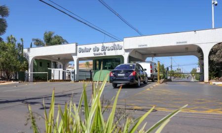 Moraes autoriza Bolsonaro a sair de casa por um motivo específico; atendimento terá sigilo
