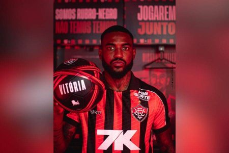 Vitória apresenta novo reforço na lateral; veja quem é