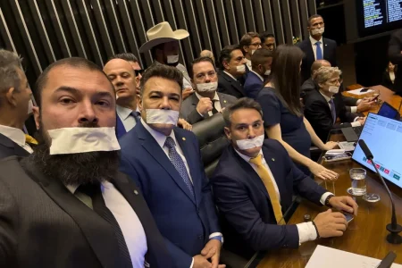 Oposição mantém ocupação na Câmara após reunião sem acordo