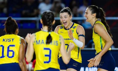 Brasil bate França, vai à semi e encara a Itália no Mundial Feminino