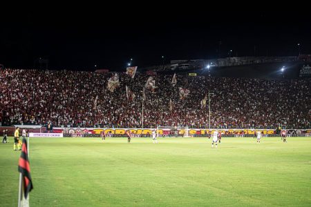 Mesmo no Z4, chances de rebaixamento do Vitória diminuem