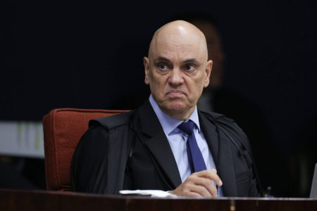 Moraes dá cinco dias para defesa de ex-assessor de Bolsonaro explicar falha em tornozeleira eletrônica Moraes dá cinco dias para defesa de ex-assessor de Bolsonaro explicar falha em tornozeleira eletrônica
