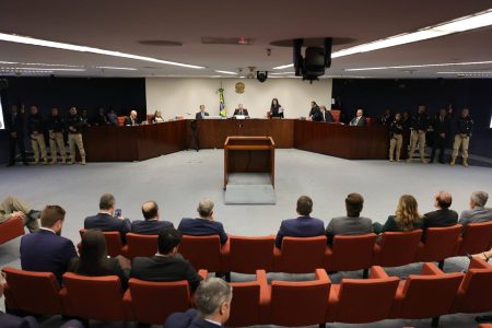 Julgamento de Bolsonaro e aliados será retomado nesta quinta no STF