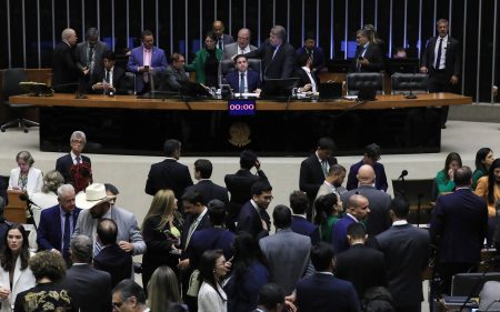Confira como os deputados baianos votaram na PEC da Blindagem