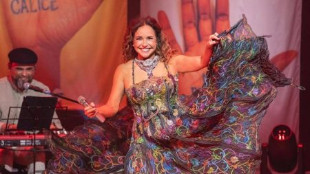 Daniela Mercury se pronuncia sobre realização do Pôr do Som