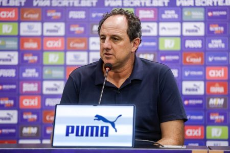 Após pênalti perdido, Bahia pode mudar cobrador oficial, diz Rogério Ceni
