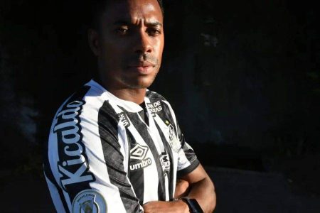 STJ rejeita recurso da defesa de Robinho e mantém ex-jogador preso