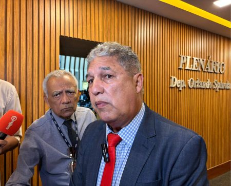 Rosemberg rebate líder da oposição e diz que analfabetismo é herança “do União Brasil” Rosemberg rebate líder da oposição e diz que analfabetismo é herança “do União Brasil”