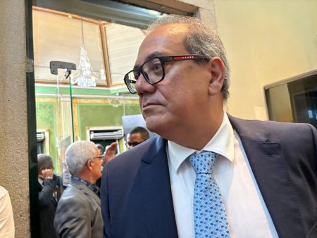Muniz diz que quantidade de sessões é suficiente para garantir participação popular