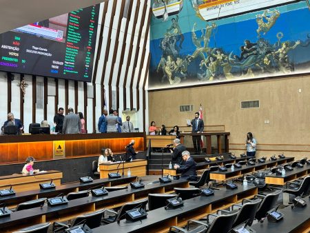 ALBA aprova abono de 20% e pagamento de precatórios a professores do Estado