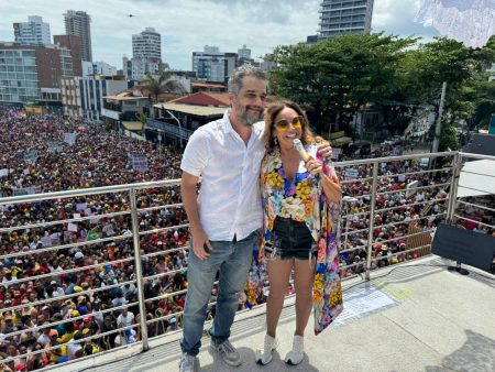 Wagner Moura e Daniela Mercury arrastam multidão em protesto contra a PEC da Blindagem em Salvador