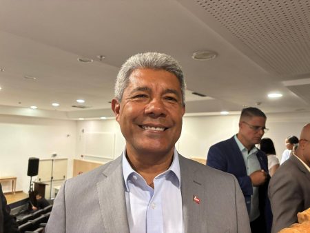 Jerônimo anuncia início das obras da ponte Salvador–Itaparica