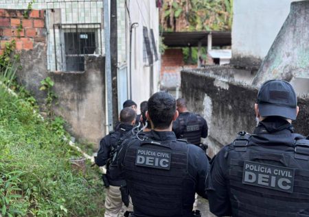 VÍDEO: PC prende suspeito e cumpre mandados na Operação Racket