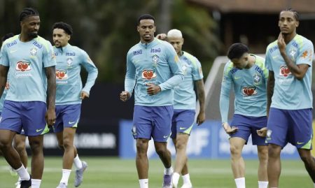 Ancelotti comanda primeiro treino da seleção para duelo contra o Chile