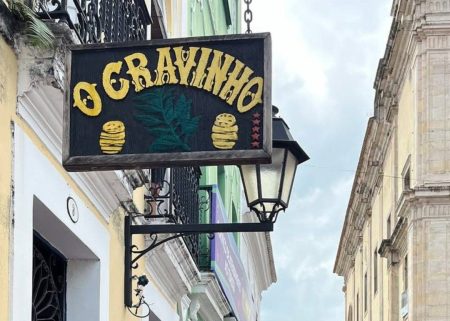 Bebidas seguras! Bar O Cravinho é reaberto em Salvador